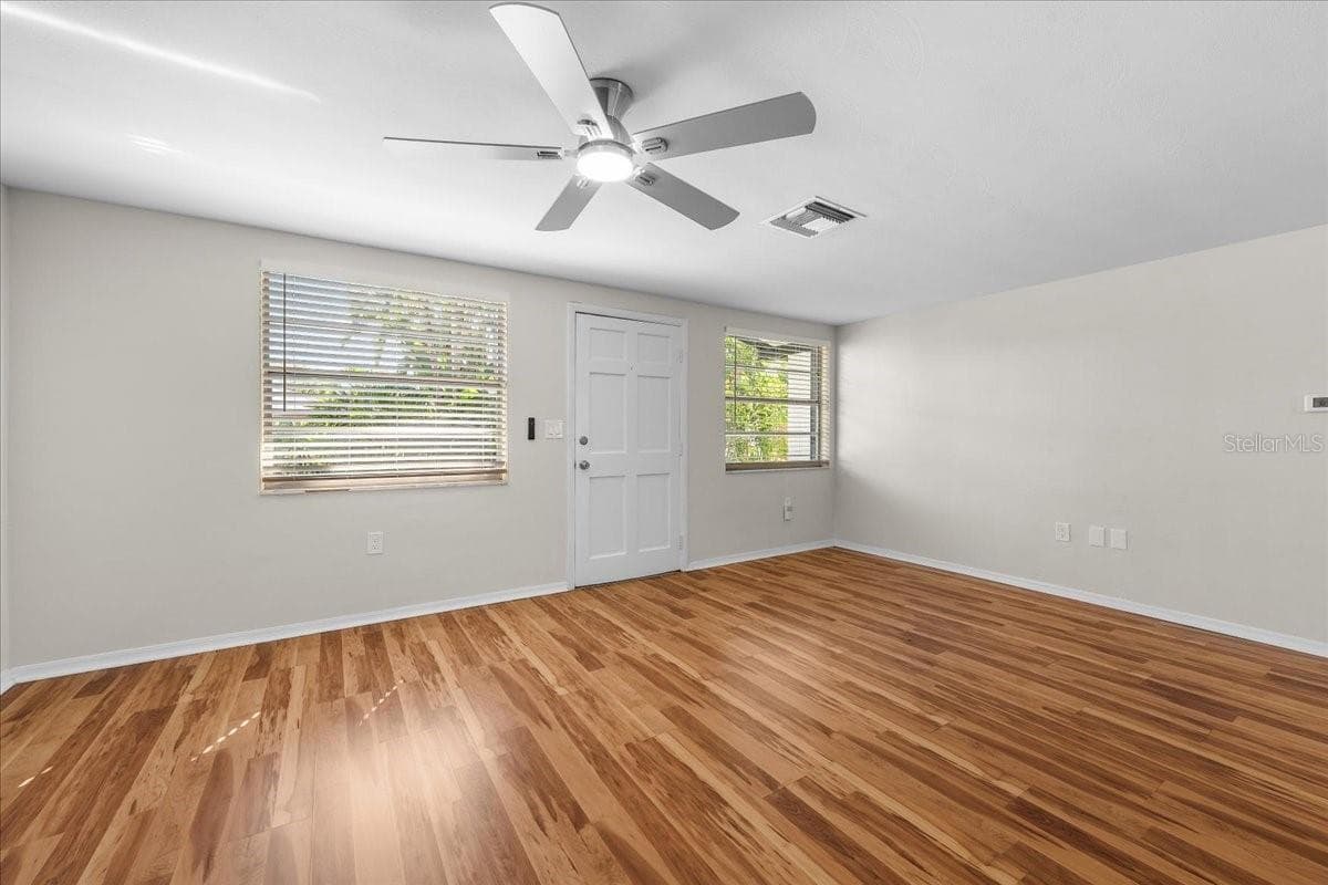 Single Family Residence at 11819 BINGHAM DR, PORT RICHEY, photo 8 of 39