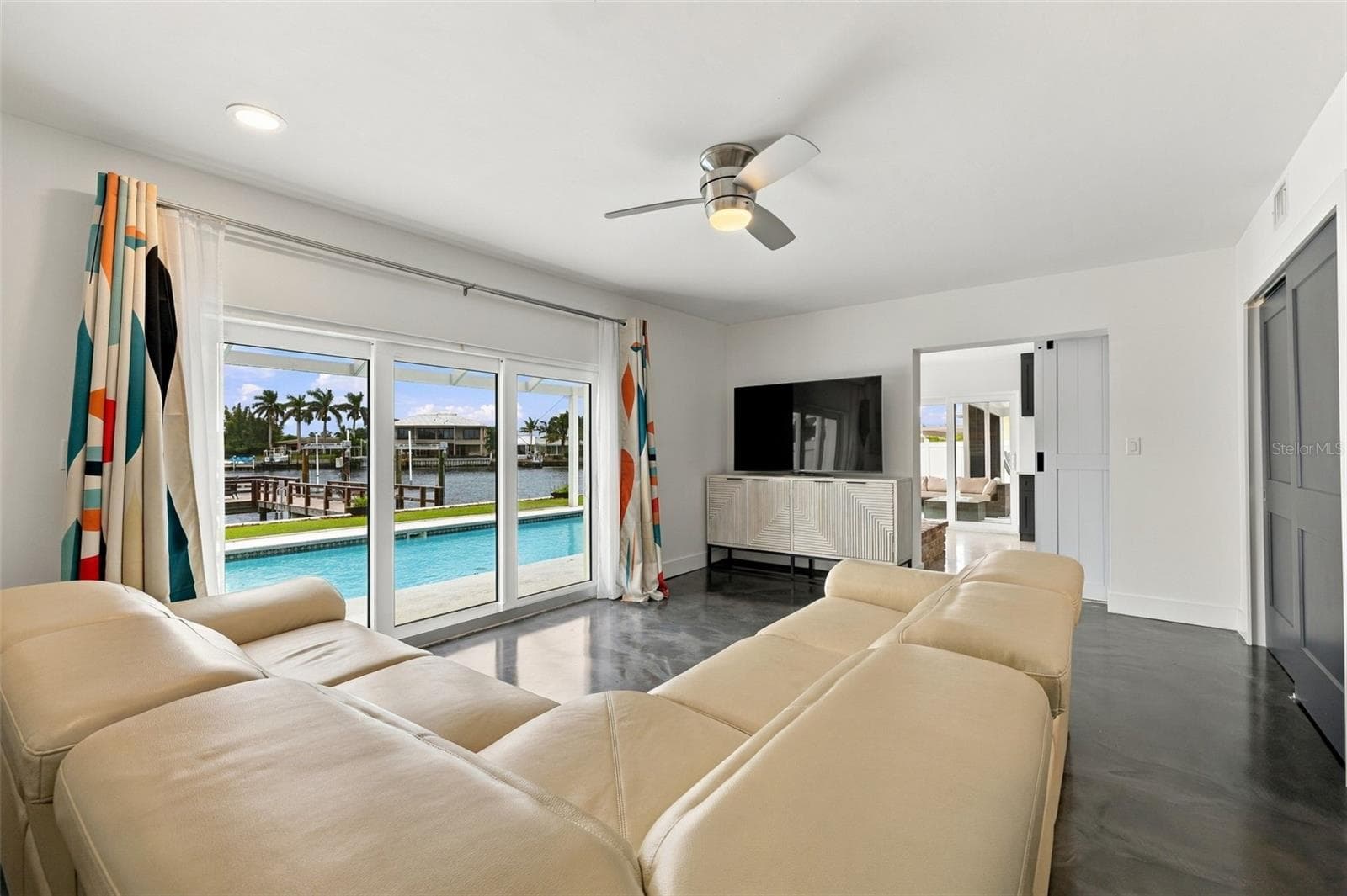 Single Family Residence at 2440 S SHORE DR SE, ST PETERSBURG, photo 31 of 75