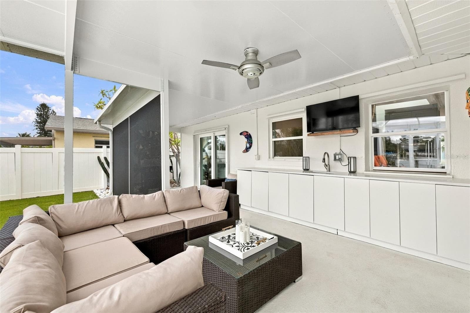 Single Family Residence at 2440 S SHORE DR SE, ST PETERSBURG, photo 34 of 75