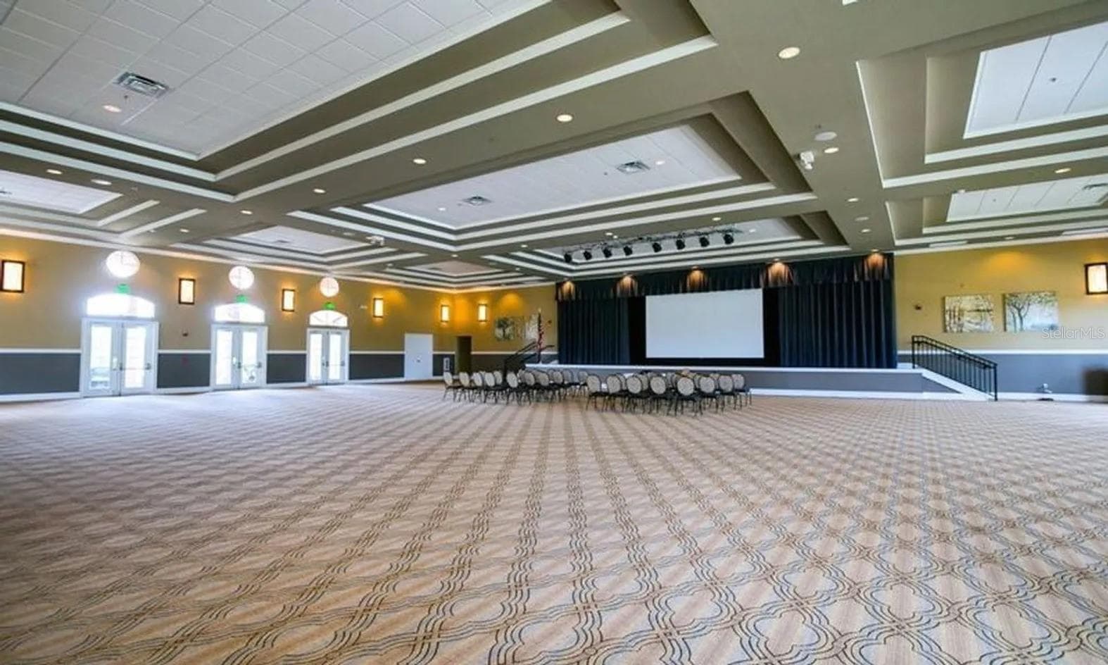 Grand Ballroom - 771 ALCOVE DR, GROVELAND