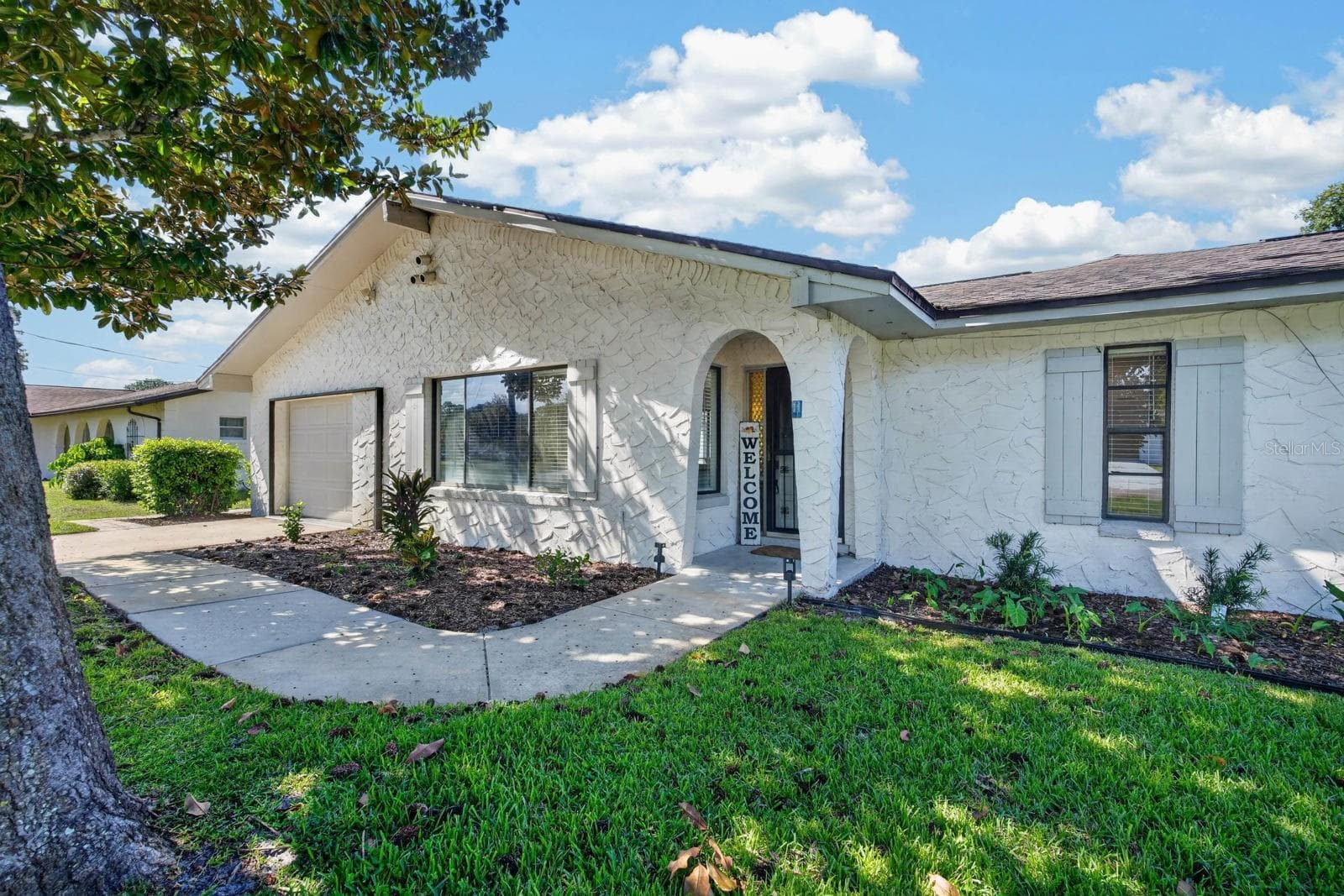 Single Family Residence at 11 FERRIS LN, PALM COAST, photo 2 of 44