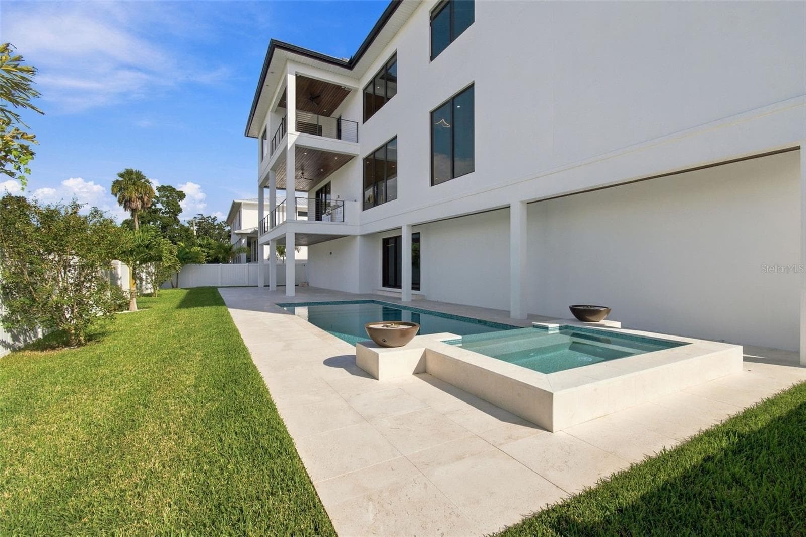 Single Family Residence at 5023 W LEONA ST, TAMPA, photo 12 of 70
