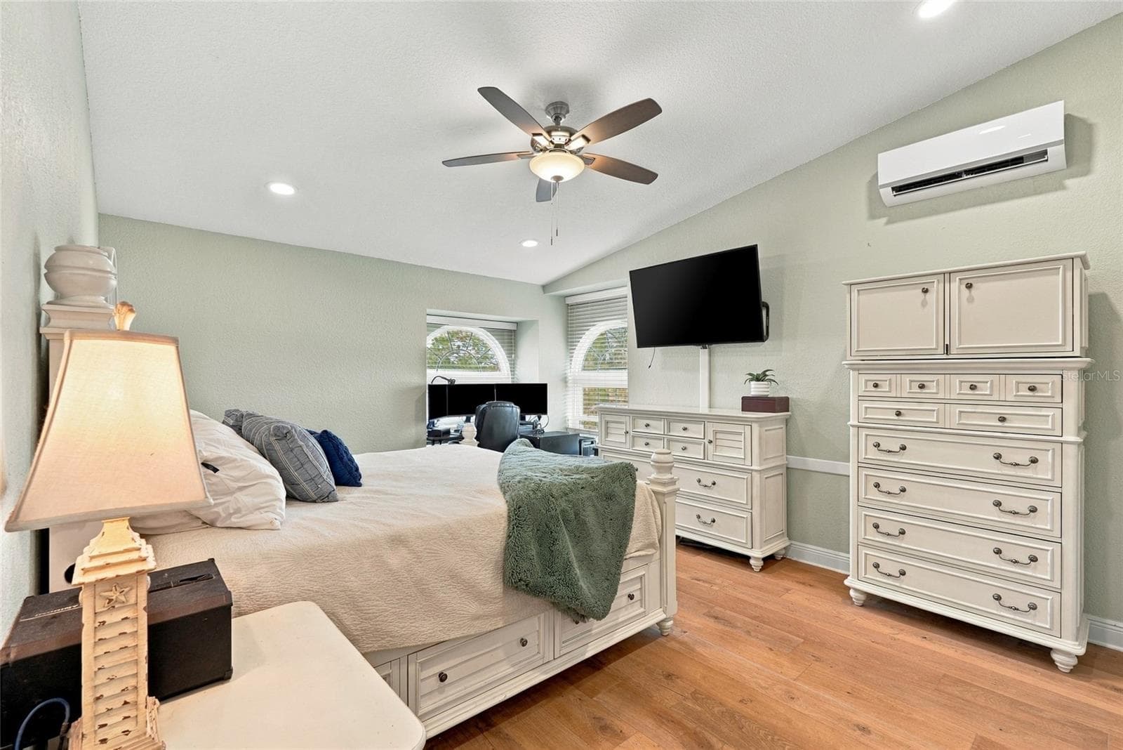 In addition to central HVAC it has its own dedicated mini-split system for personalized comfort. - 629 SEGOVIA CT NE #405, ST PETERSBURG