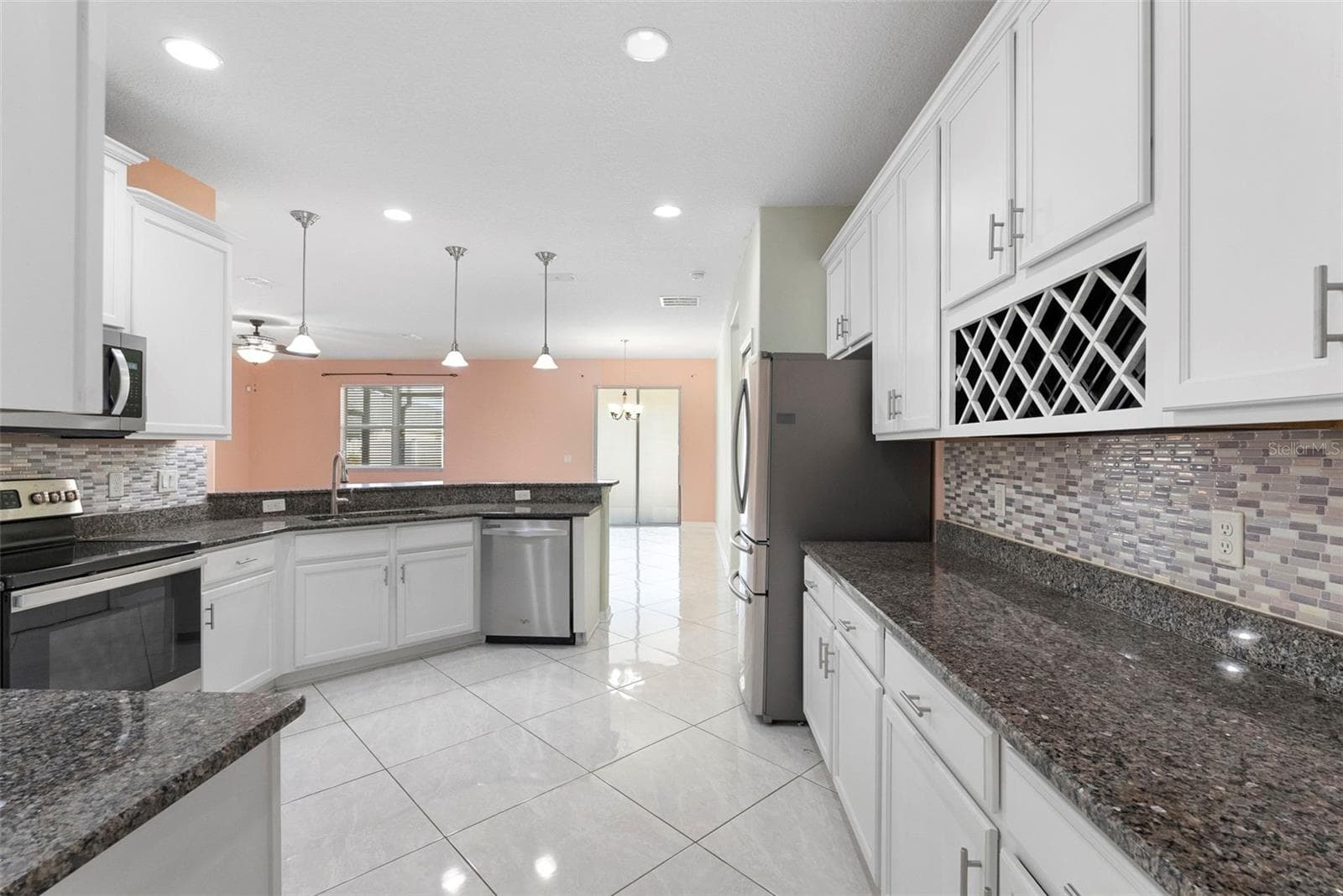 Single Family Residence at 11114 HARTFORD FERN DR, RIVERVIEW, photo 9 of 37