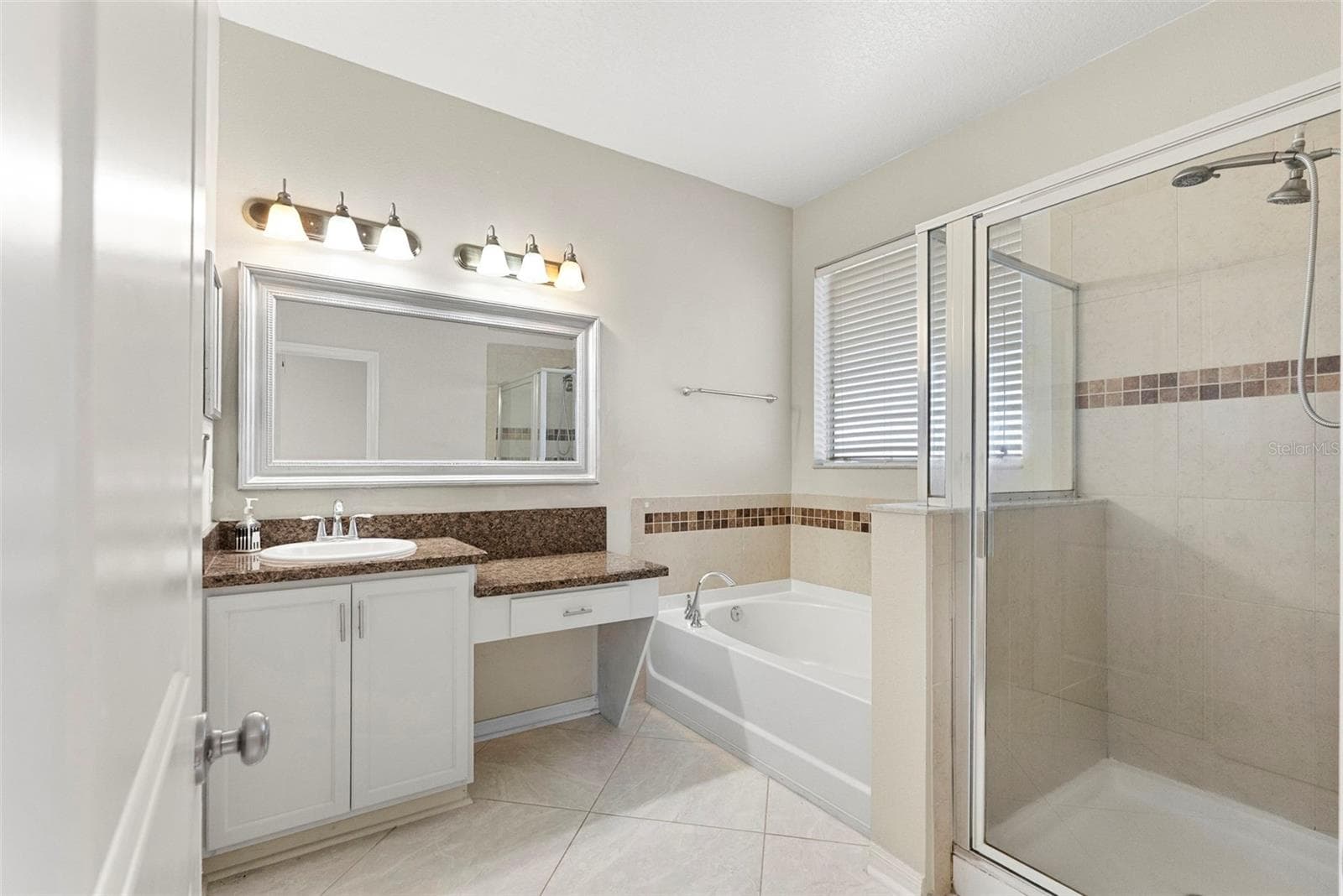 Single Family Residence at 11114 HARTFORD FERN DR, RIVERVIEW, photo 18 of 37