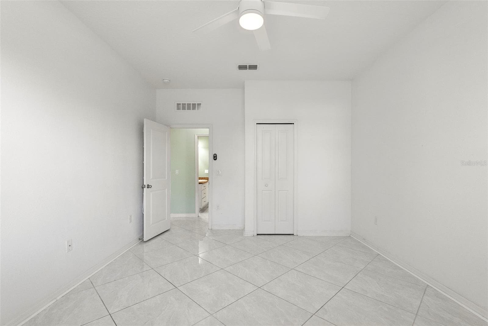 Single Family Residence at 11114 HARTFORD FERN DR, RIVERVIEW, photo 24 of 37