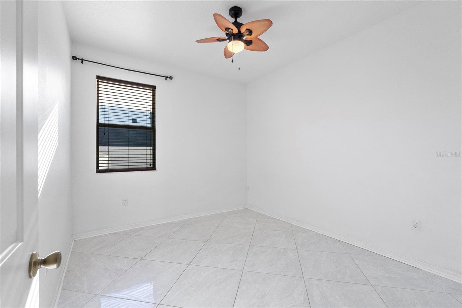 Single Family Residence at 11114 HARTFORD FERN DR, RIVERVIEW, photo 27 of 37