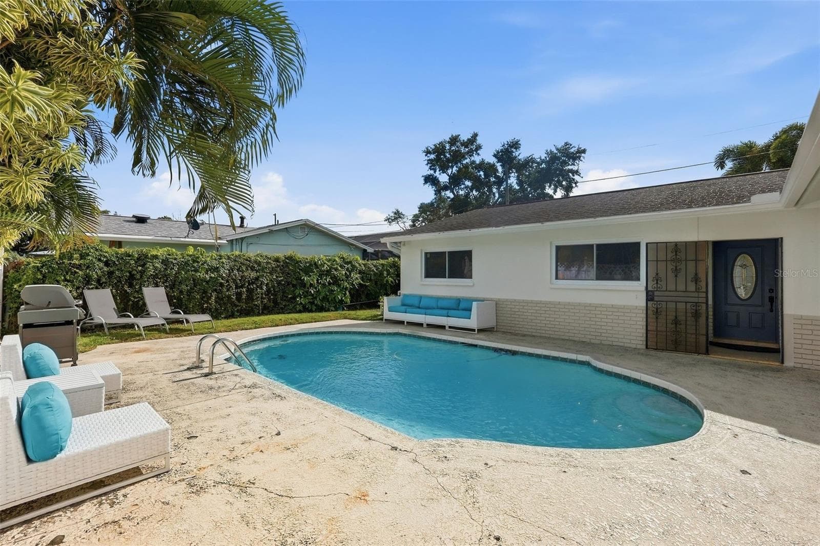 Single Family Residence at 5860 BAYSHORE DR, SEMINOLE, photo 4 of 26