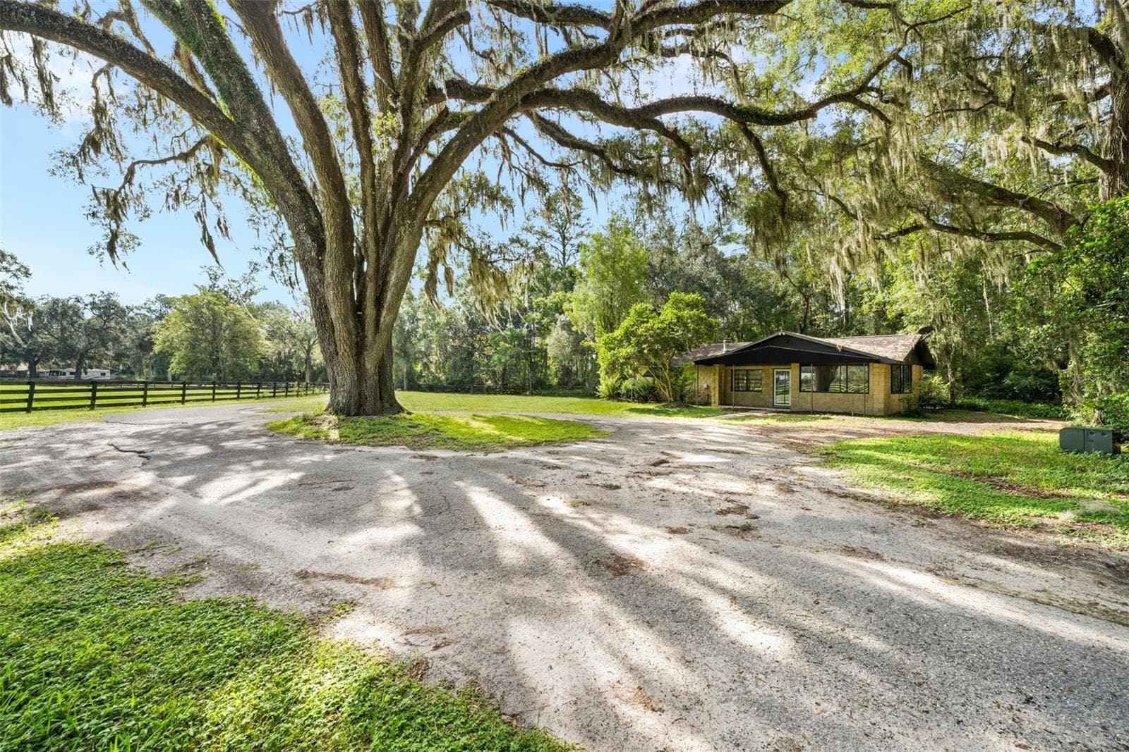 Home has private entrance - 4615 NW 110TH AVE, OCALA