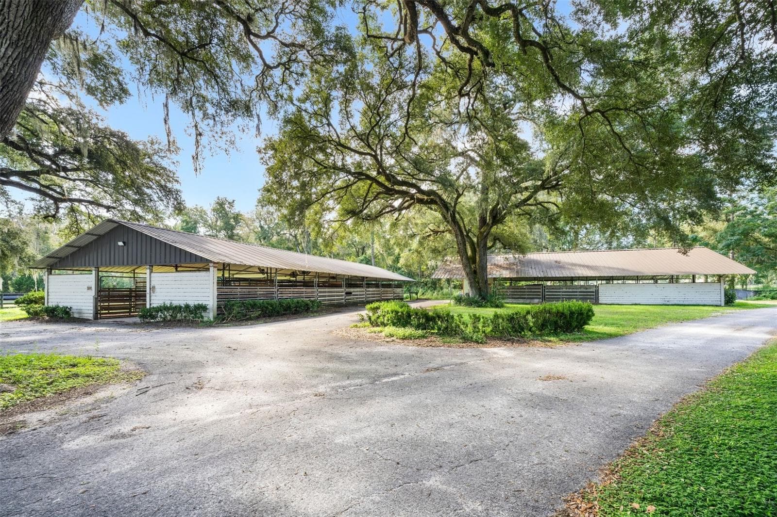 Barn 2 & 3 - 4615 NW 110TH AVE, OCALA