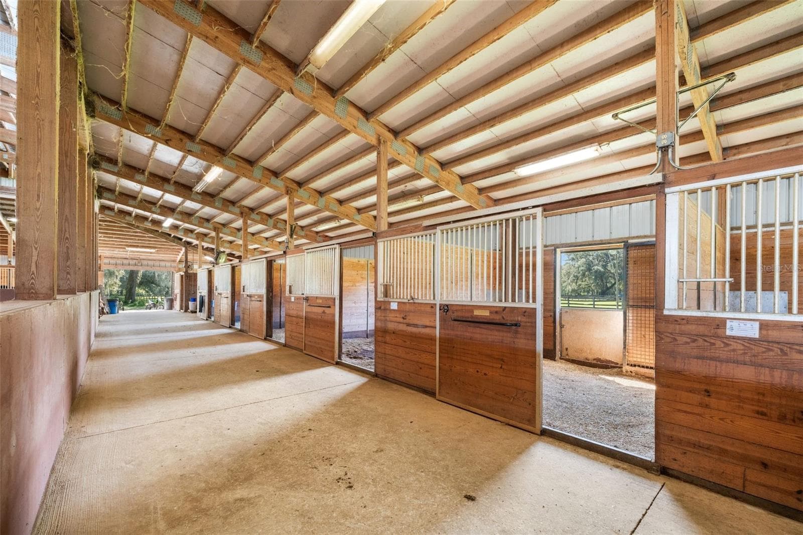 Horse stalls - 4615 NW 110TH AVE, OCALA