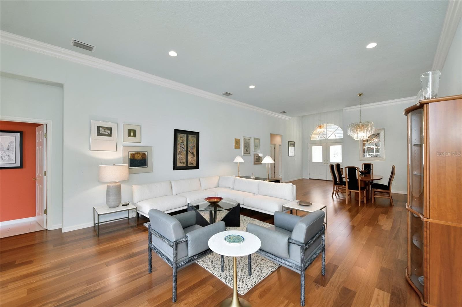13' ceiling w/ thick crown molding. - 6256 DONNINGTON CT, SARASOTA