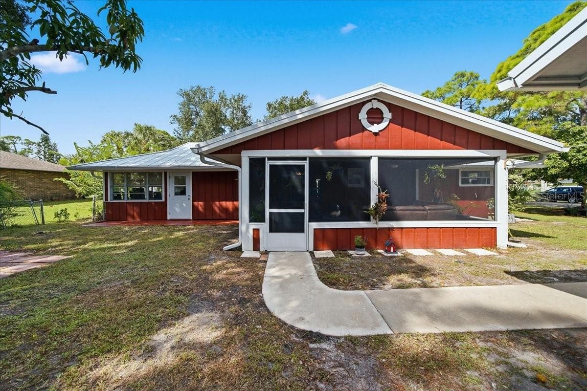 Single Family Residence at 301 COLUMBUS ST, SEBASTIAN, photo 18 of 29