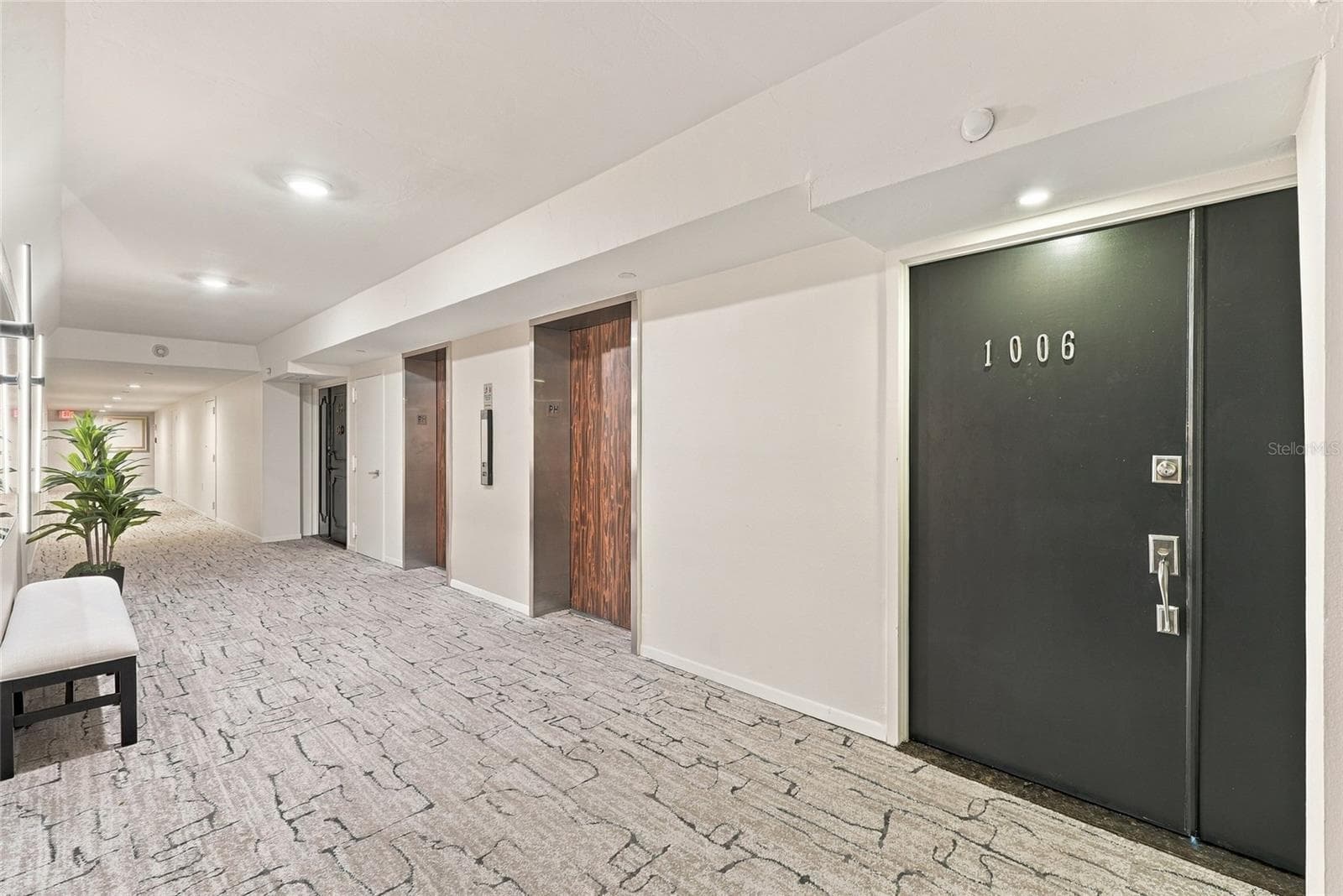 Hallway, Door to 1006 - 707 S GULFSTREAM AVE #1006, SARASOTA