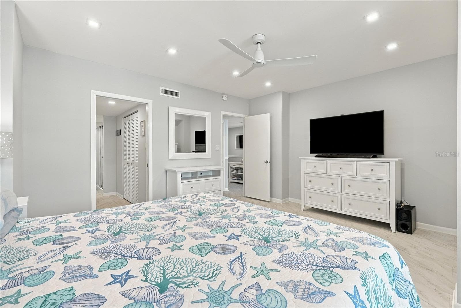 Condominium at 707 S GULFSTREAM AVE #1006, SARASOTA, photo 29 of 64