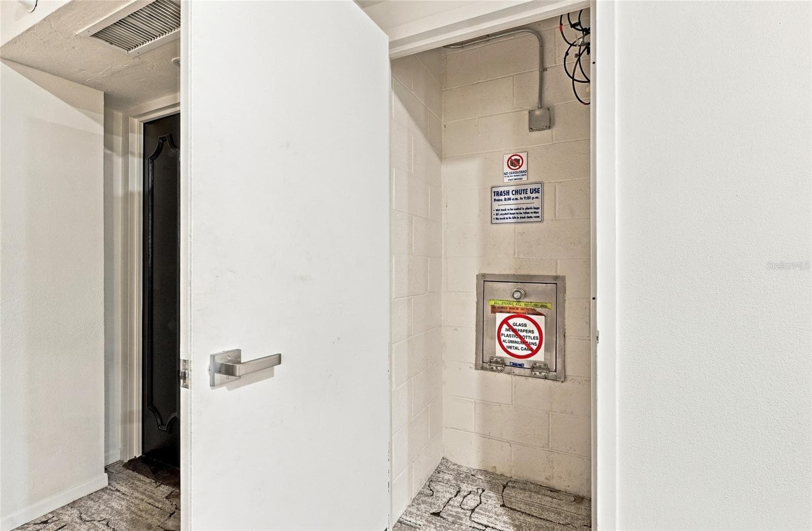 Trash Chute - 707 S GULFSTREAM AVE #1006, SARASOTA
