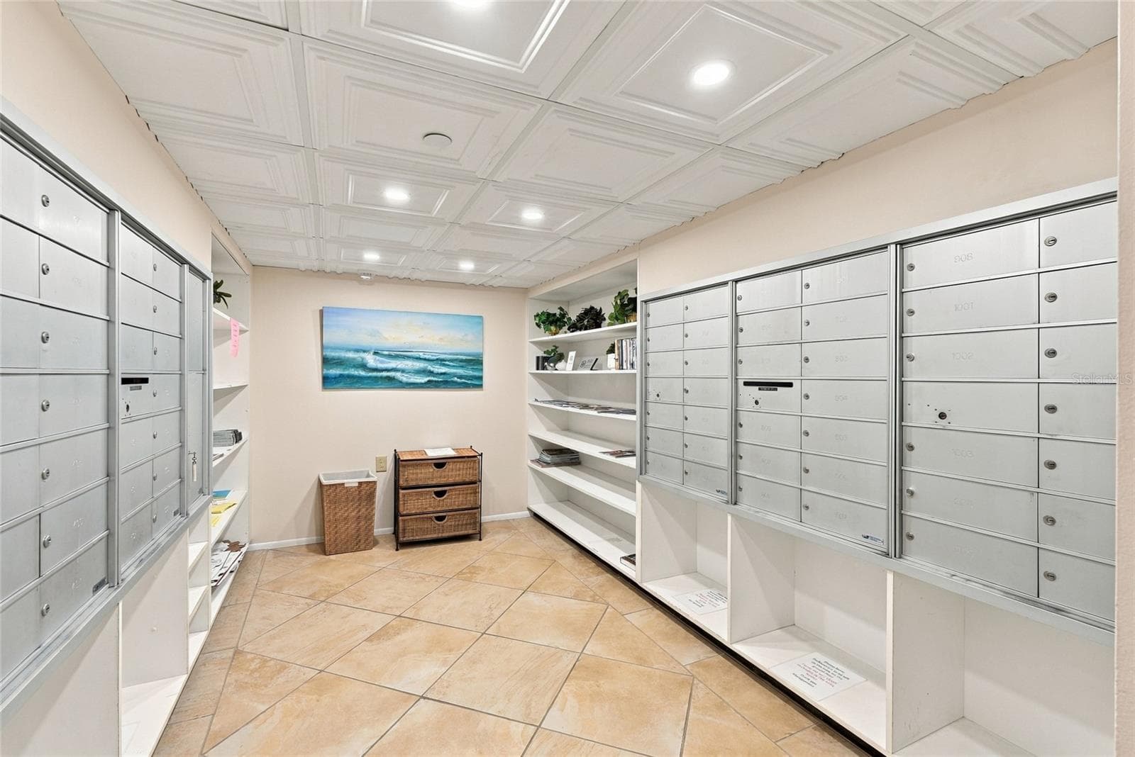 Mail room - 707 S GULFSTREAM AVE #1006, SARASOTA