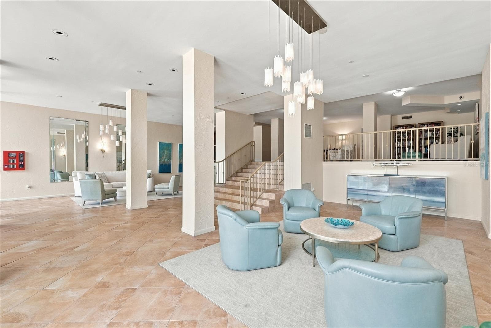 Lobby sitting area - 707 S GULFSTREAM AVE #1006, SARASOTA
