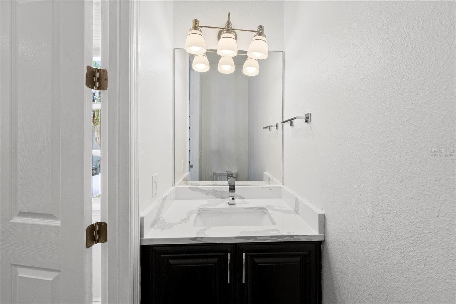 virtually staged - 2605 ESPANA CT, TAMPA