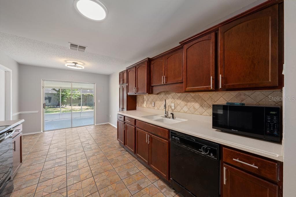 Single Family Residence at 5319 FOX BRIAR TRL, ORLANDO, photo 6 of 33