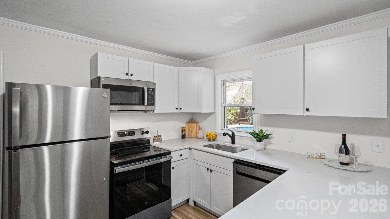 Single Family Residence at 78 Stonecrest Circle, Concord, photo 11 of 38