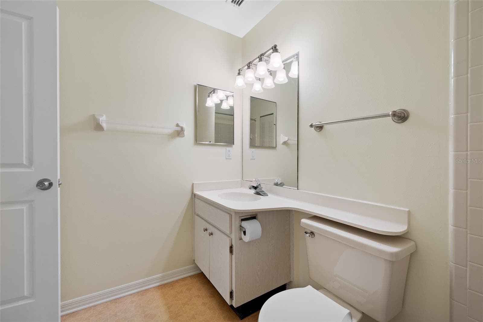 Condominium at 2020 HULLHOUSE DR, SUN CITY CENTER, photo 31 of 40