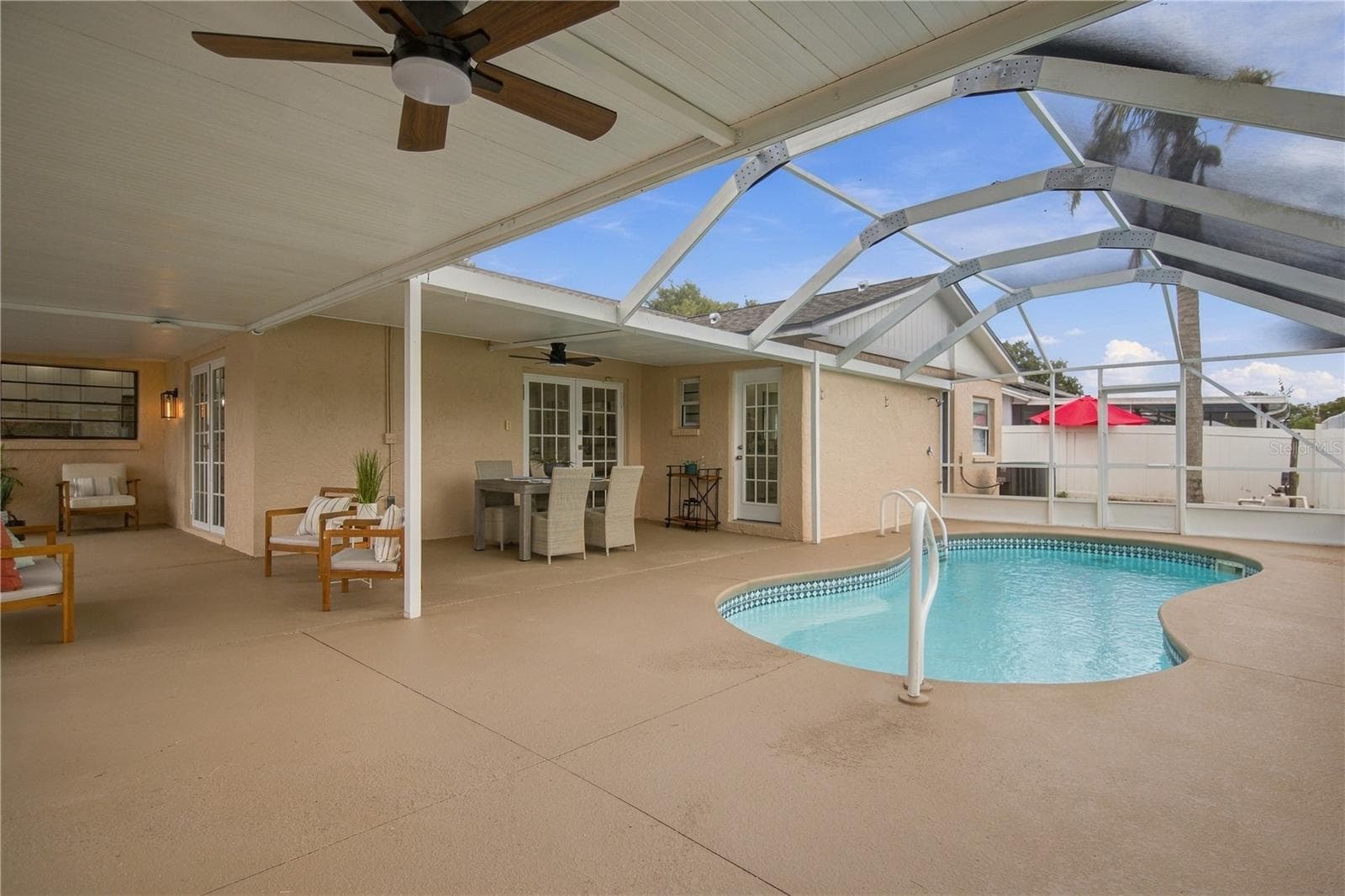 Single Family Residence at 16115 PEBBLEBROOK DR, TAMPA, photo 2 of 48