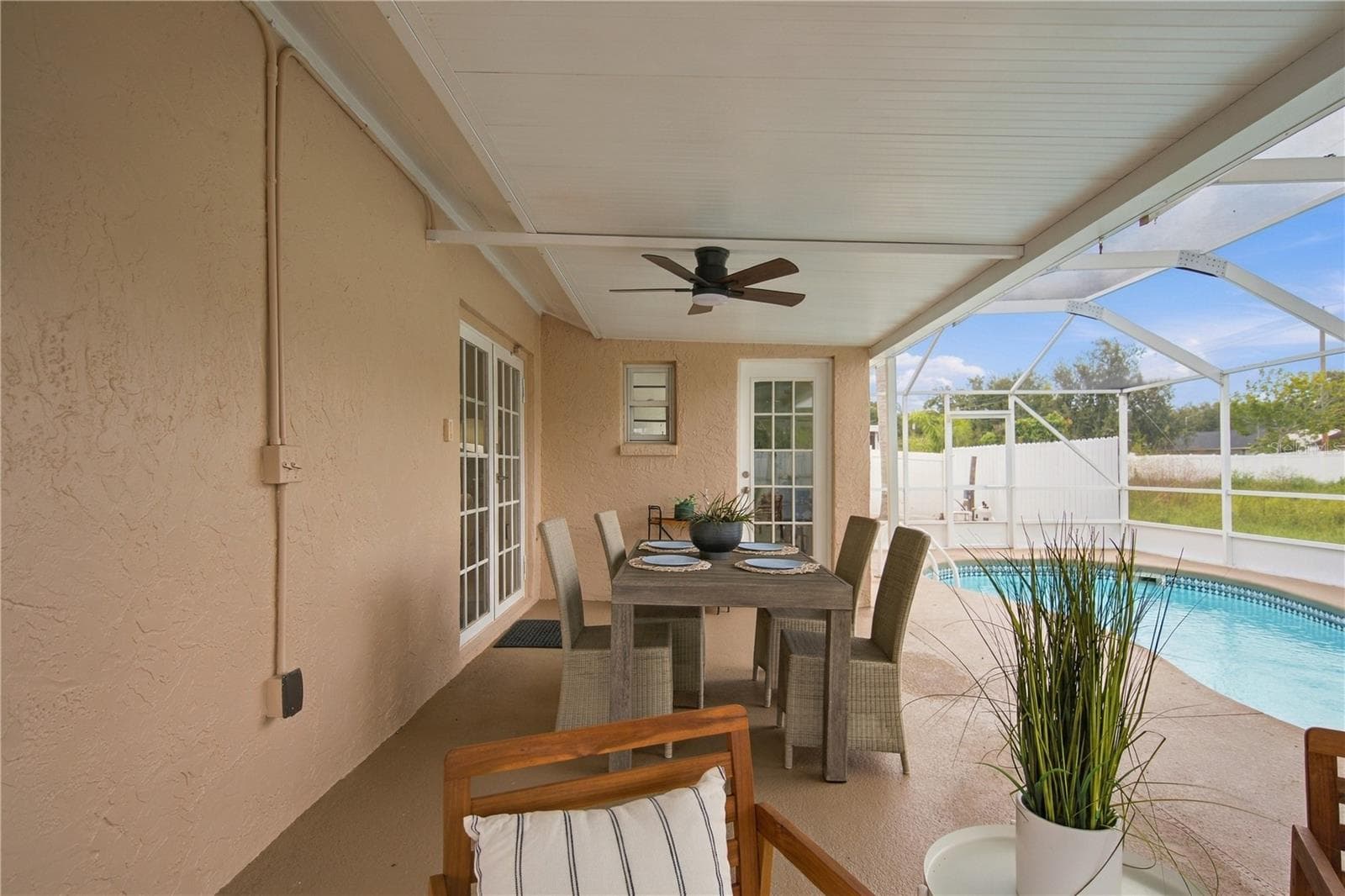 Single Family Residence at 16115 PEBBLEBROOK DR, TAMPA, photo 36 of 48