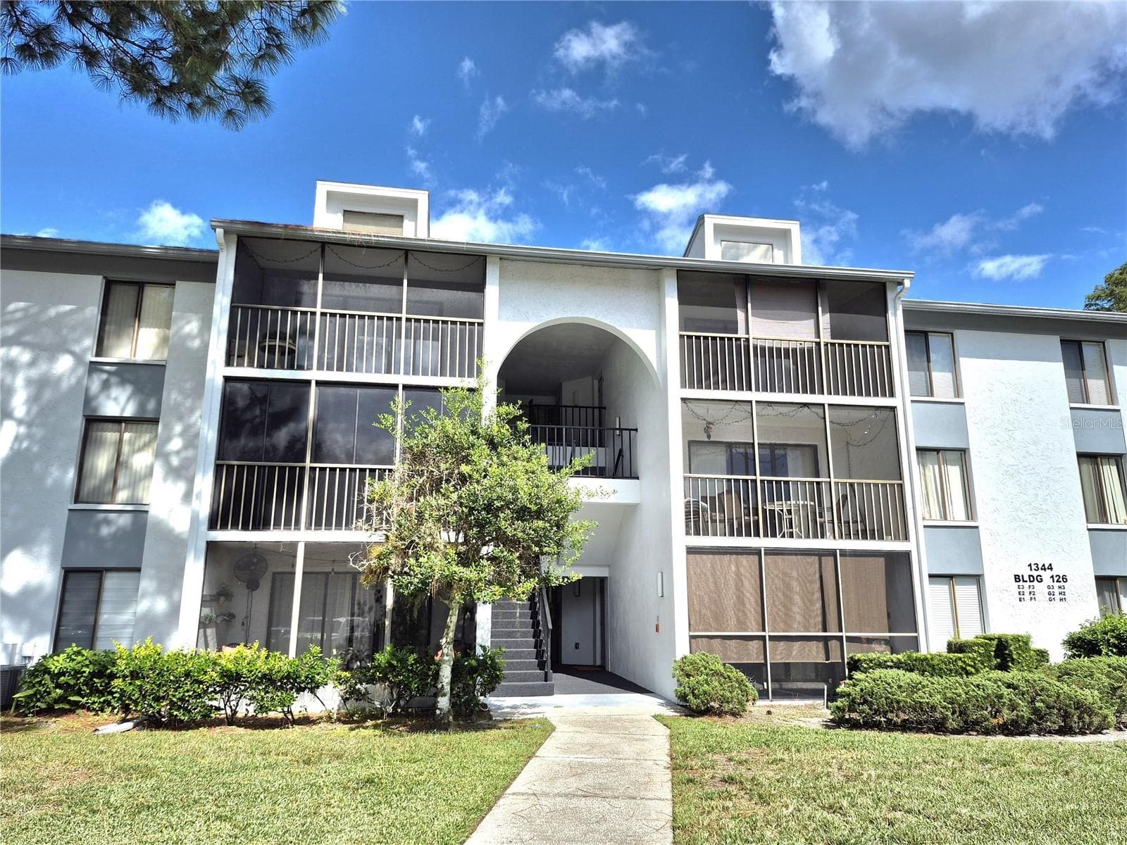 1344 PINE RIDGE CIR E #H3