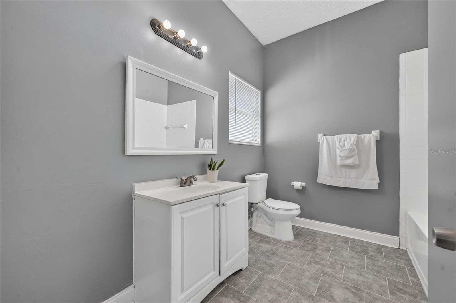 Single Family Residence at 12834 WOODBURY GLEN DR, ORLANDO, photo 25 of 30