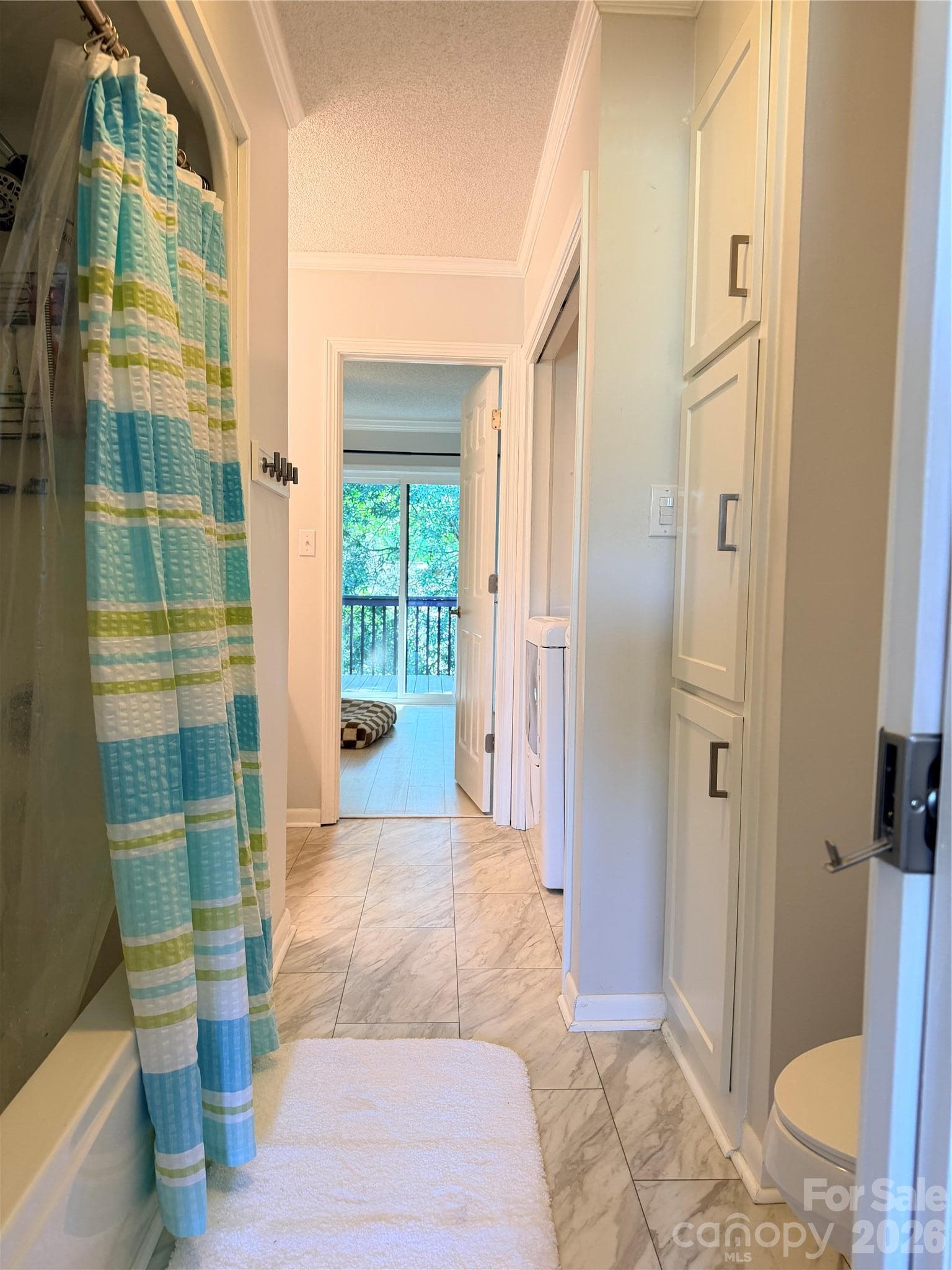 Condominium at 26 11th Avenue NE, Hickory, photo 8 of 46