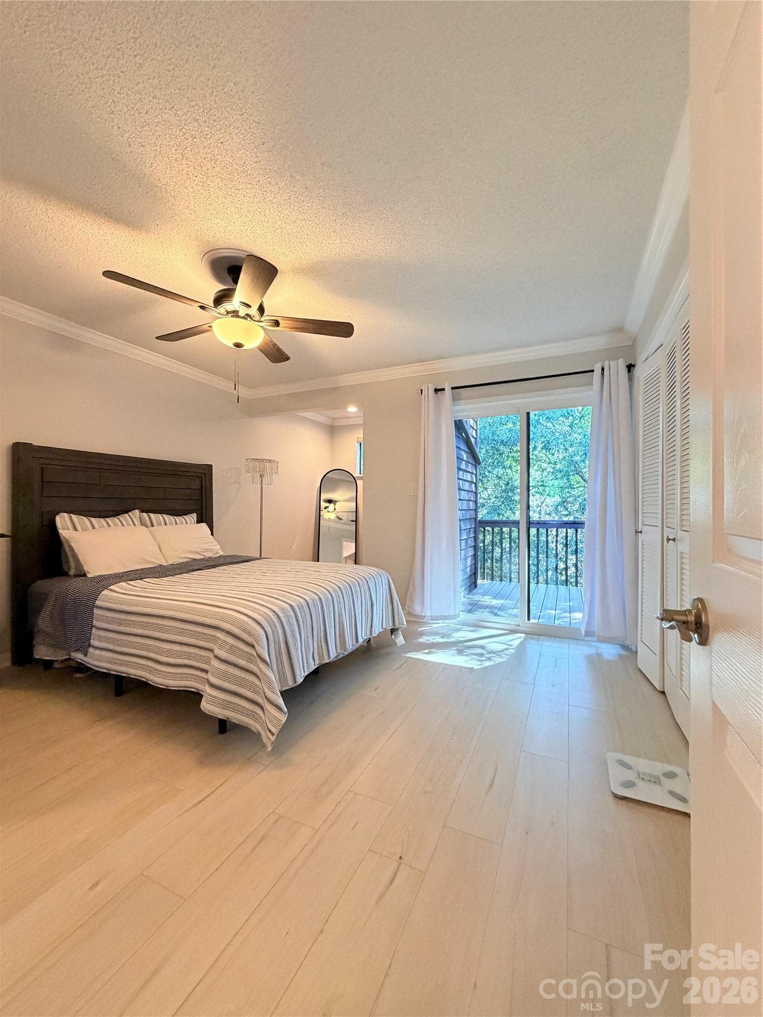 Condominium at 26 11th Avenue NE, Hickory, photo 15 of 46