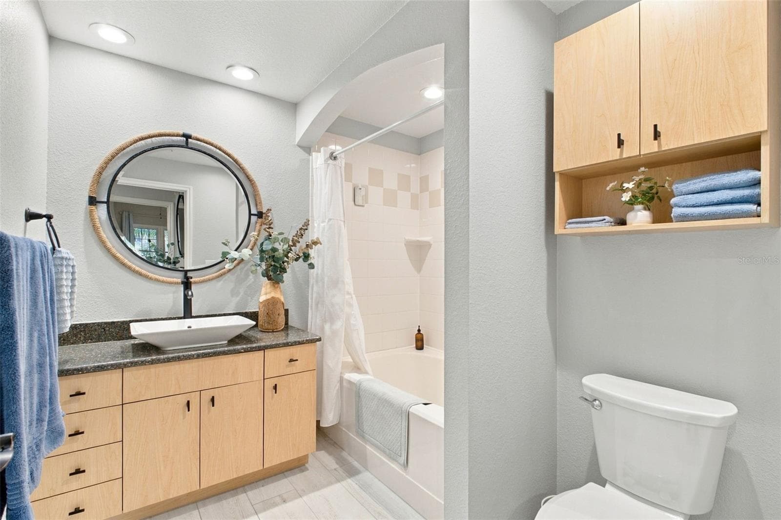 Condominium at 100 4TH AVE S #307, ST PETERSBURG, photo 14 of 45