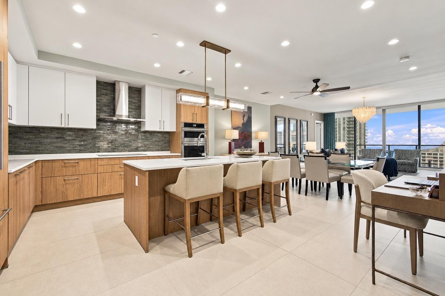 Condominium at 275 1ST AVE S #2903, ST PETERSBURG, photo 5 of 41