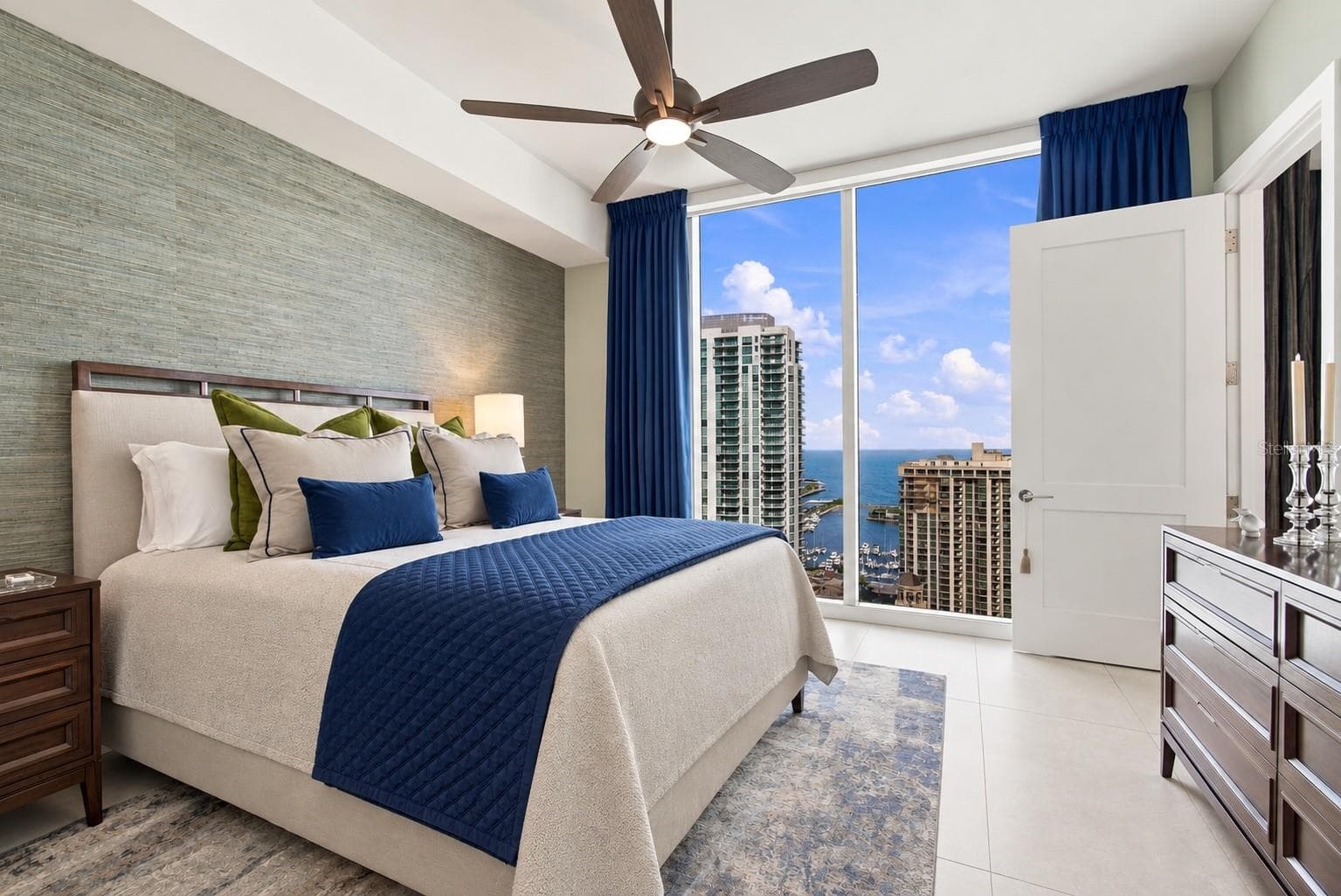 Condominium at 275 1ST AVE S #2903, ST PETERSBURG, photo 12 of 41