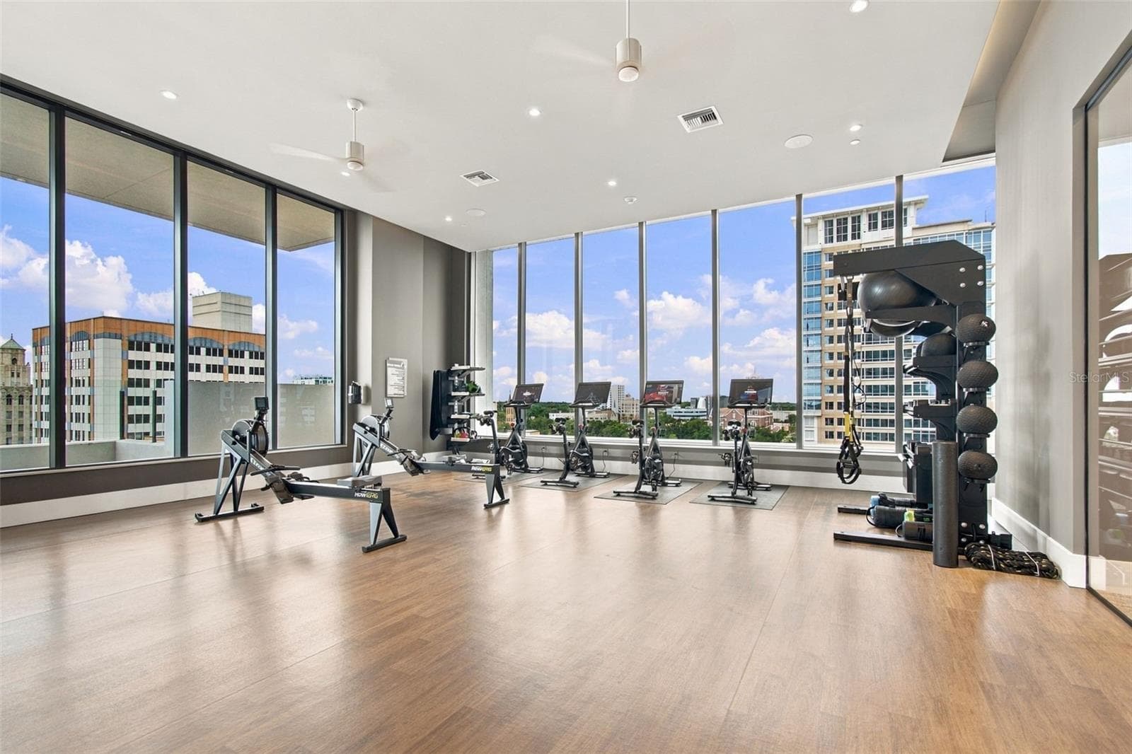 Condominium at 275 1ST AVE S #2903, ST PETERSBURG, photo 29 of 41