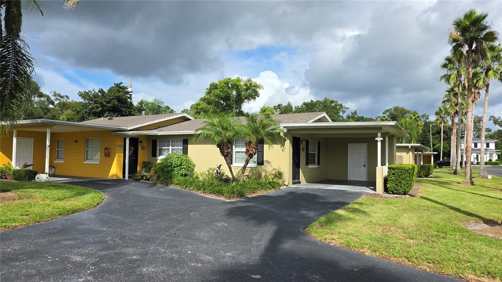 Attached Carports & Driveways - 3118 S BUMBY AVE AVE #B5, ORLANDO