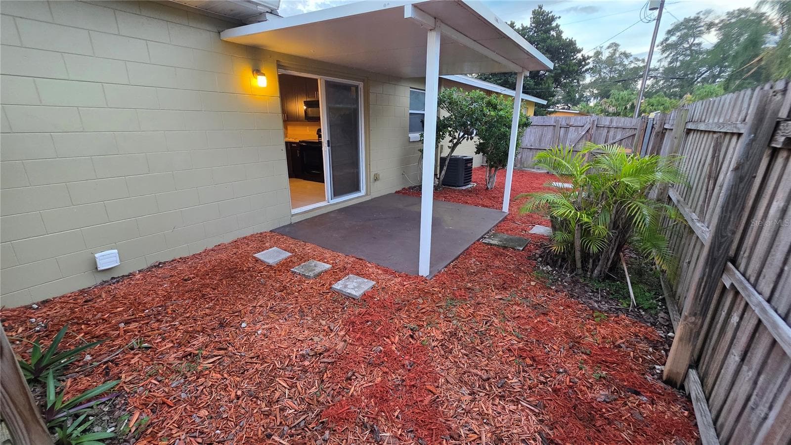 Private Fenced Backyard - 3118 S BUMBY AVE AVE #B5, ORLANDO