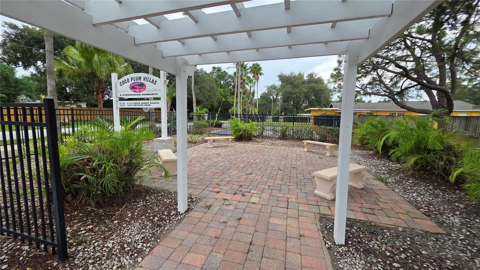 Community Courtyard - 3118 S BUMBY AVE AVE #B5, ORLANDO