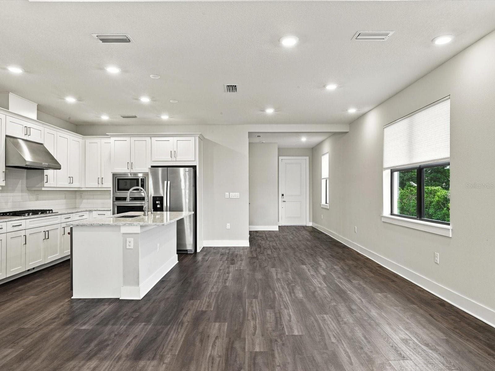 Villa at 18519 DAYSPRING PL, VENICE, photo 14 of 60