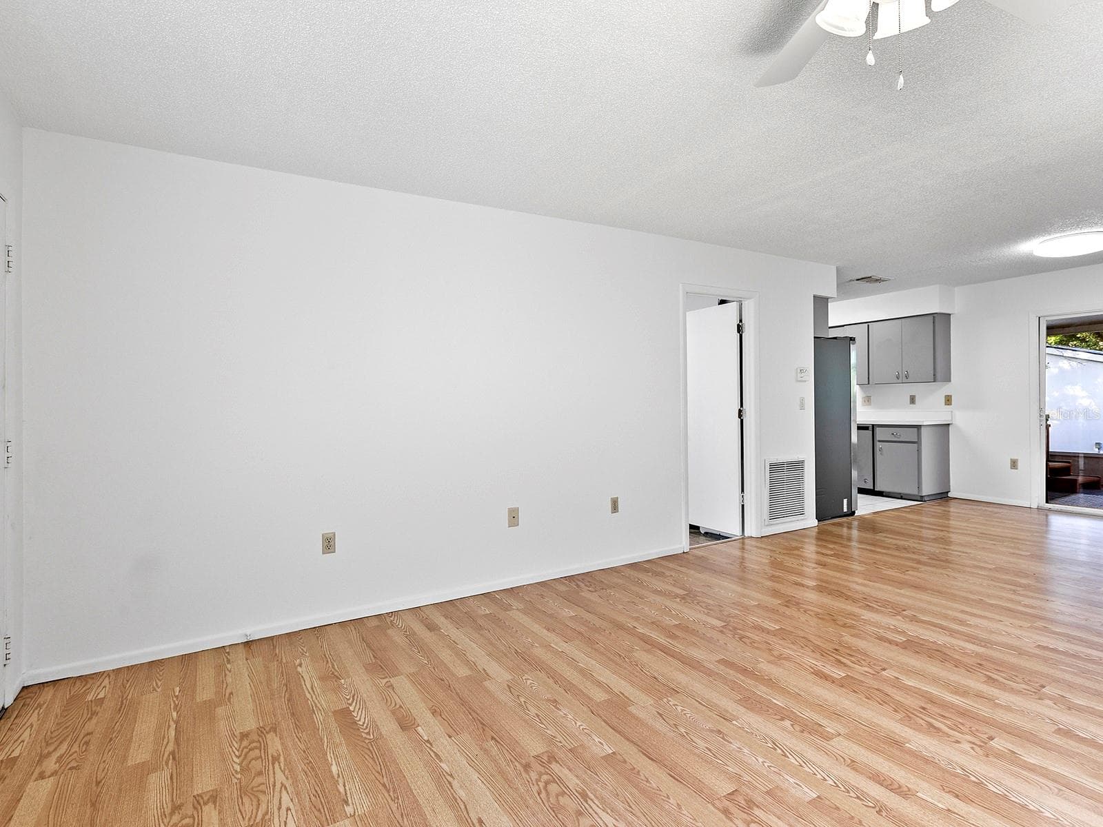 Single Family Residence at 4260 BELL AVE, SARASOTA, photo 3 of 22