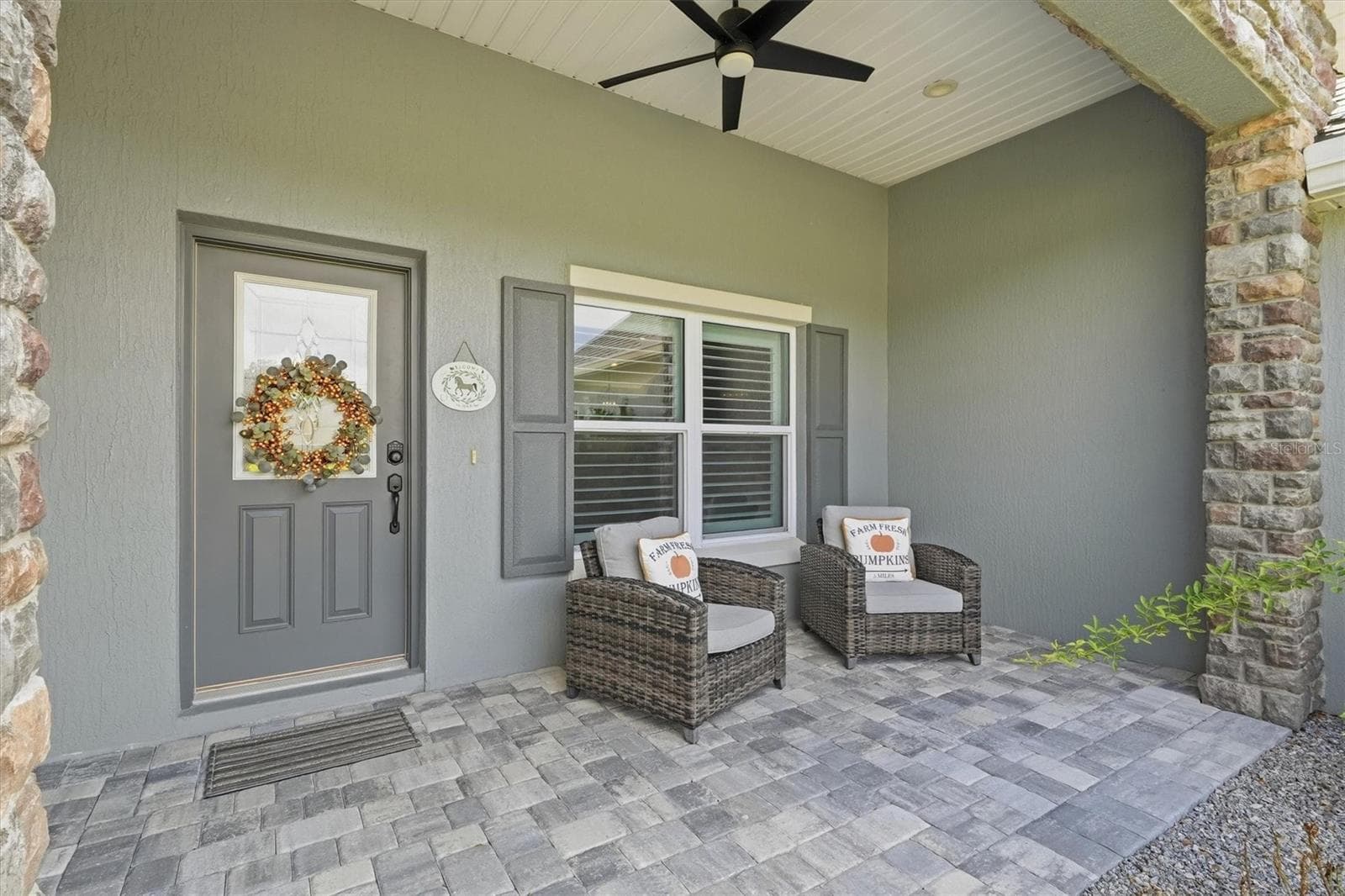 FRONT PORCH WITH LIGHTS AND FAN - 6791 SW 179TH COURT RD, DUNNELLON