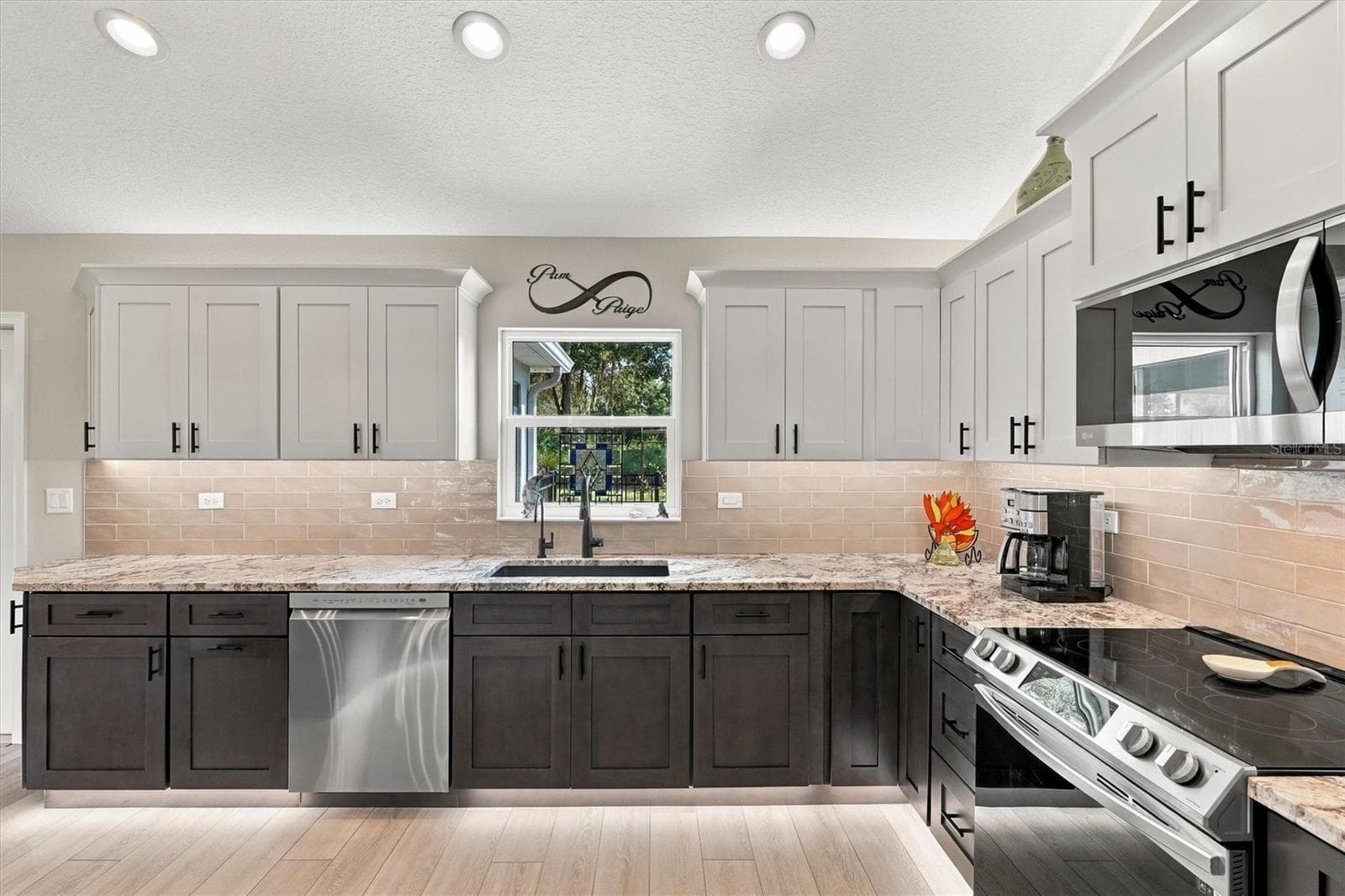 ABUNDANCE OF COUNTER SPACE - 6791 SW 179TH COURT RD, DUNNELLON