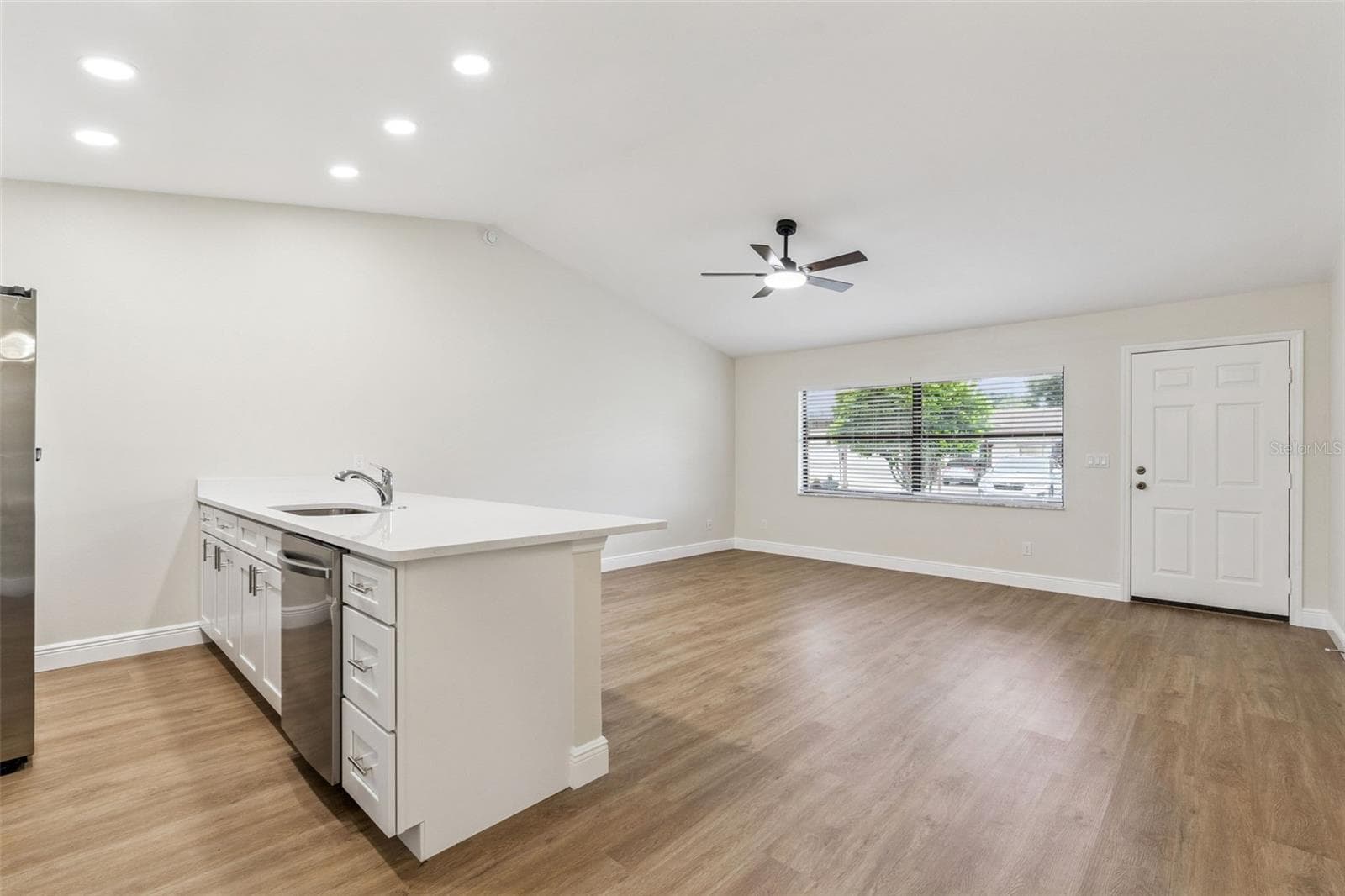 Single Family Residence at 12441 ORANGEWOOD CIR, TAVARES, photo 8 of 47