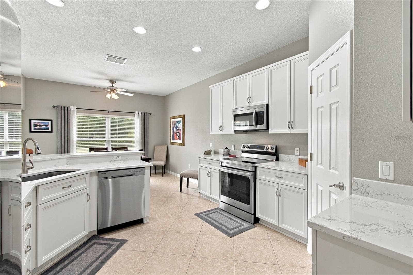 STAINLESS STEEL APPLIANCES - 124 VENTANA DR, POINCIANA