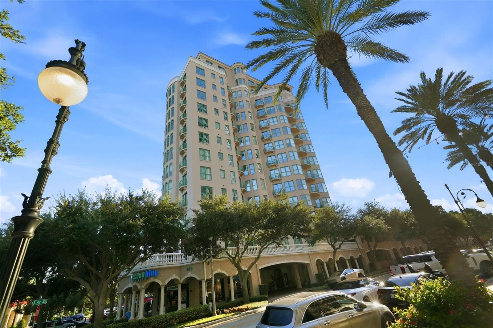 288 BEACH DR NE #10B