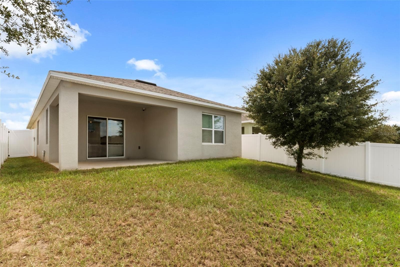 Spacious backyard with room to relax, entertain, or create your own outdoor retreat. - 3658 CASPIAN ST, LEESBURG