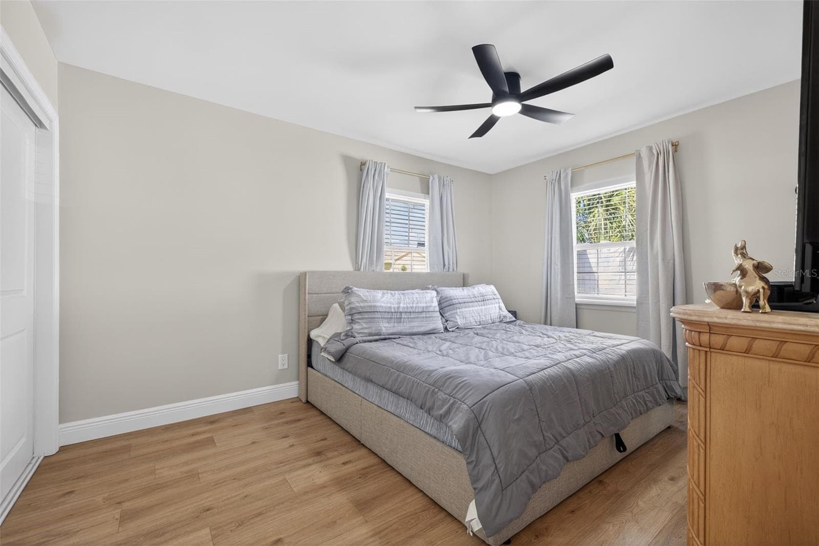 Single Family Residence at 4420 POMPANO DR SE, ST PETERSBURG, photo 11 of 32
