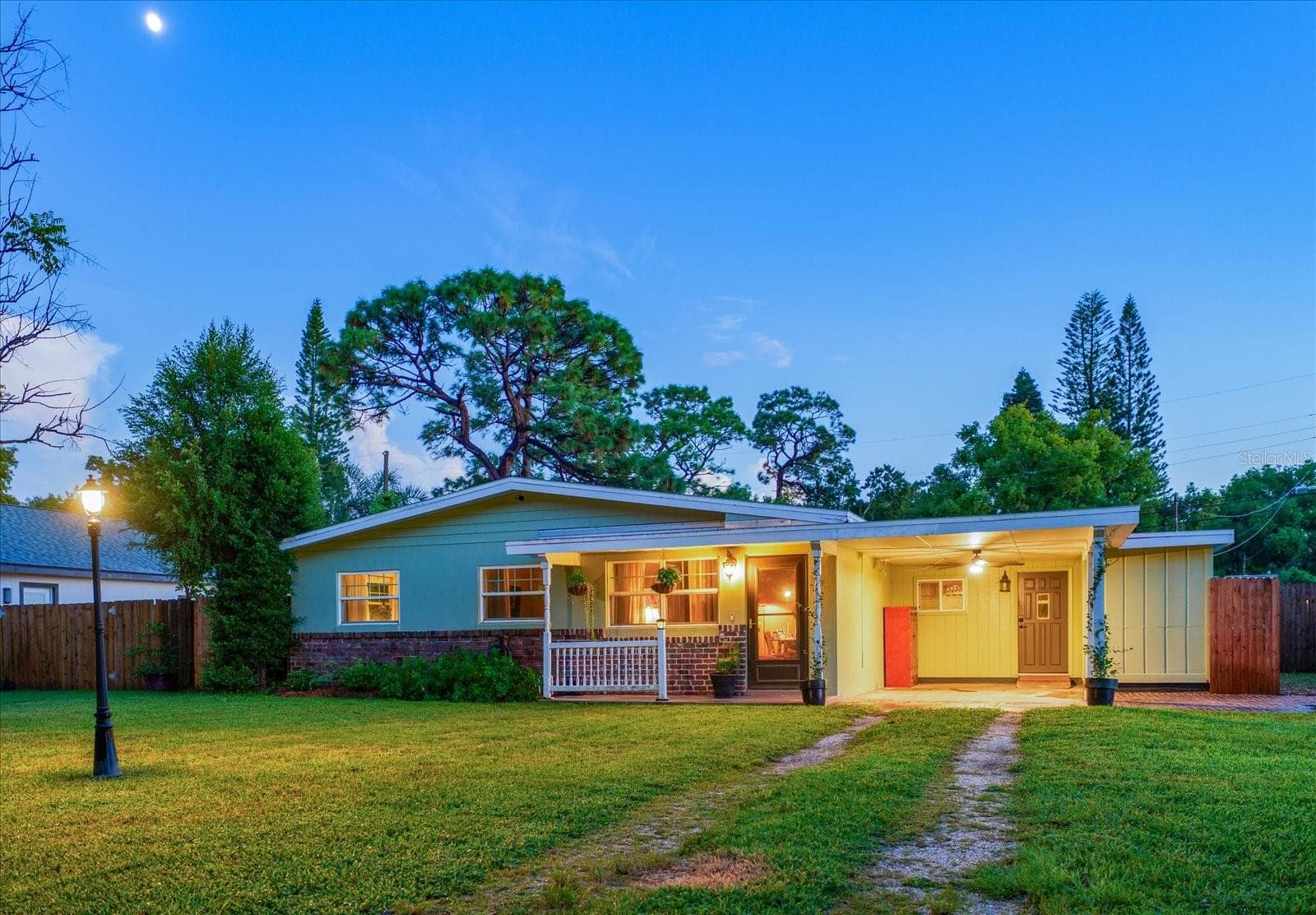 1907 LAKEWOOD DR