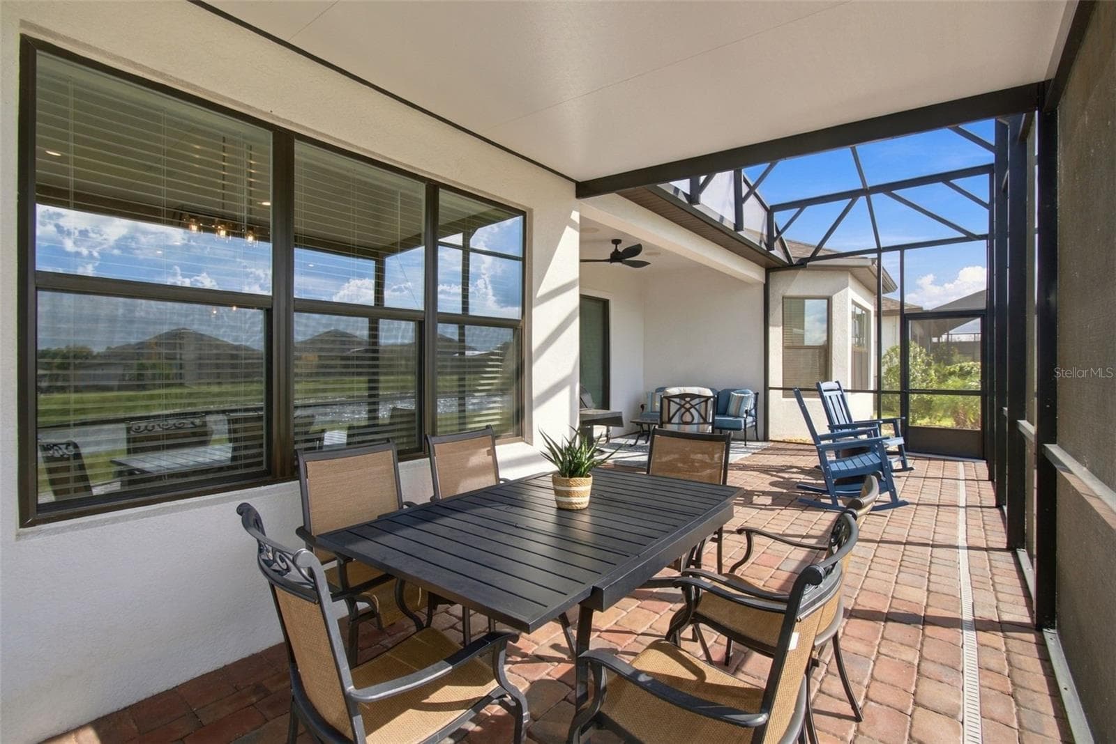 Entertaining Space - 4085 VIA TOLEDO CT, POINCIANA
